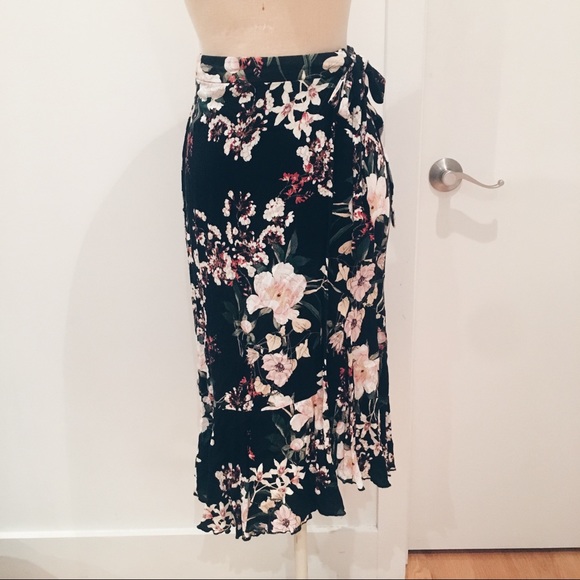 Zara Dresses & Skirts - ZARA Floral Midi Wrap Skirt